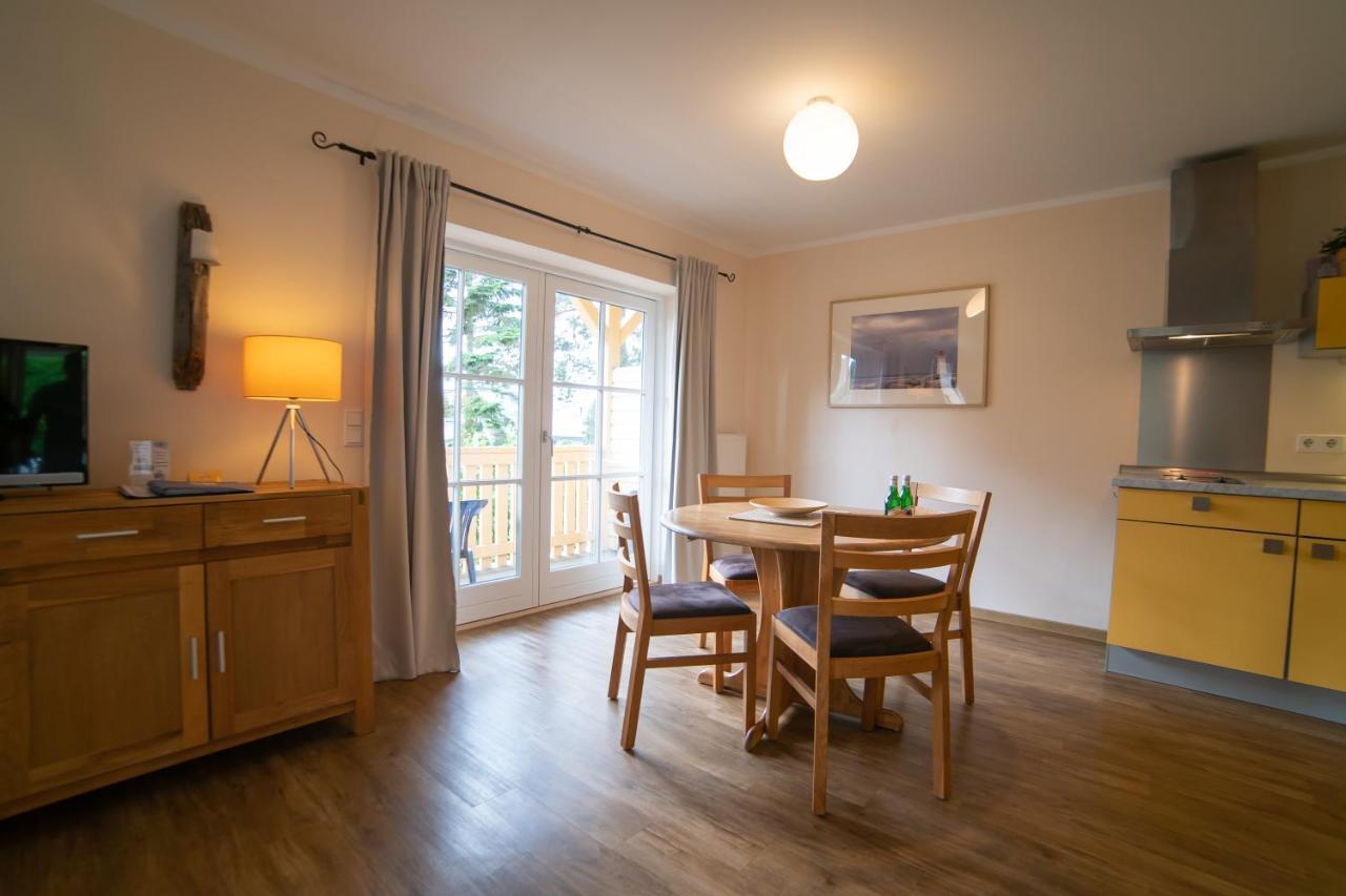 Haus Stoertebeker Appartements - Hotel Garni, Seebad Lubmin Esterno foto
